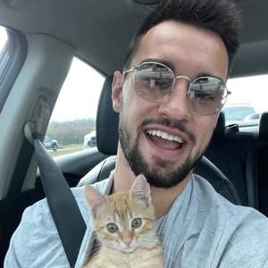 Meet your Posher, Logan